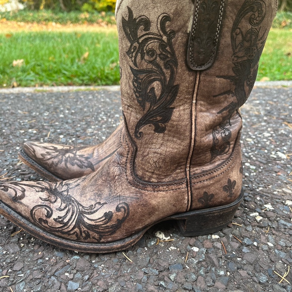 Ariat Brown Heeled Boots with Black Embroidery